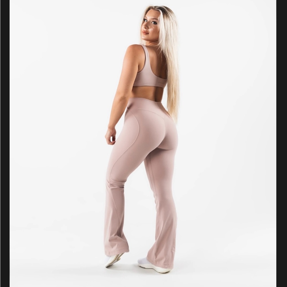 alphalete flare leggings